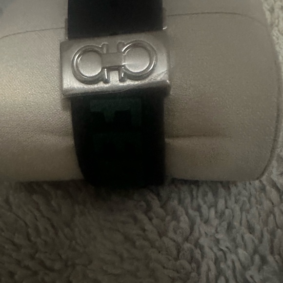 SALVATORE FERRAGAMO watch - Picture 7 of 13